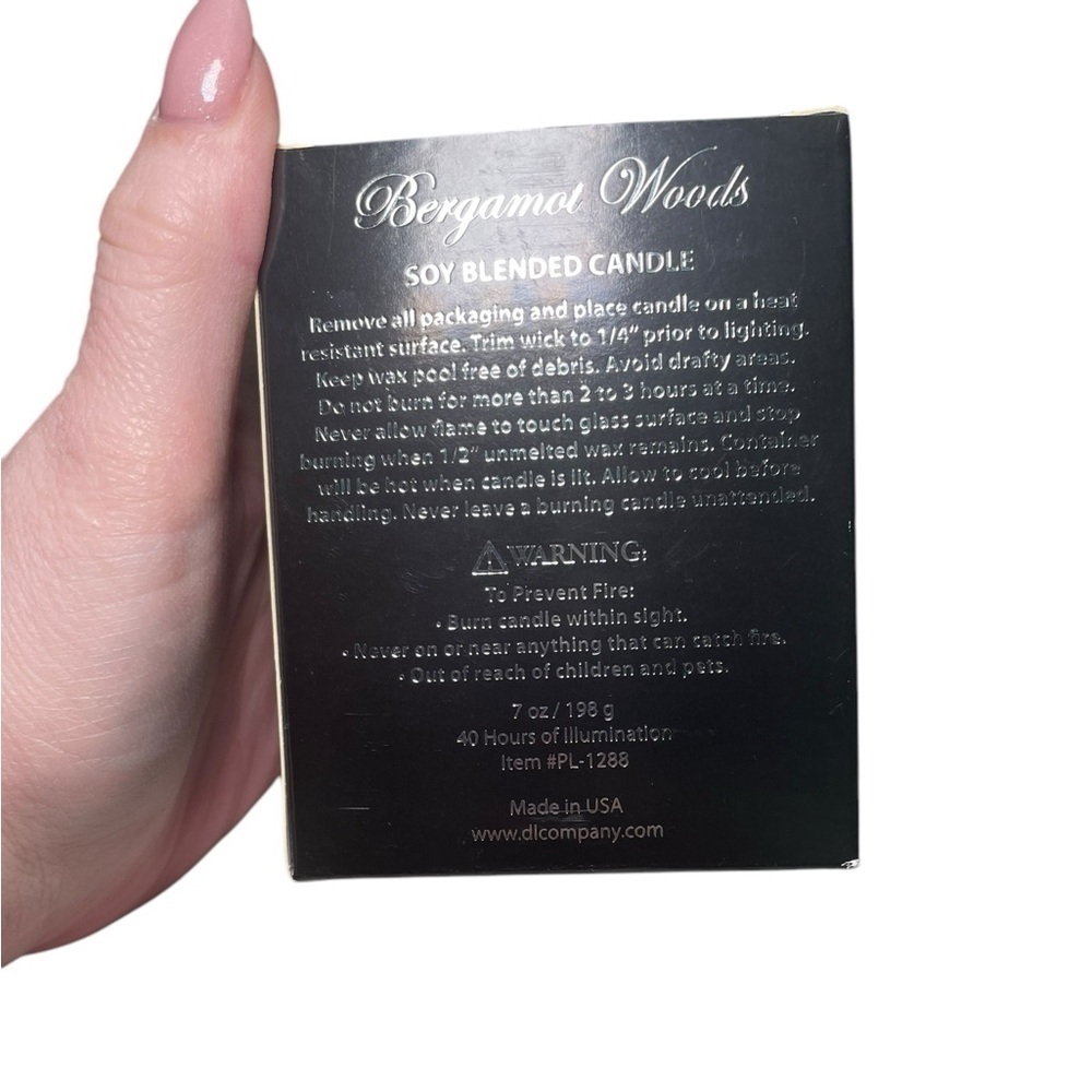 D.L. & Co. Bergamot Woods New NIB 7 Oz Soy Blend Candle - Picture 5 of 5